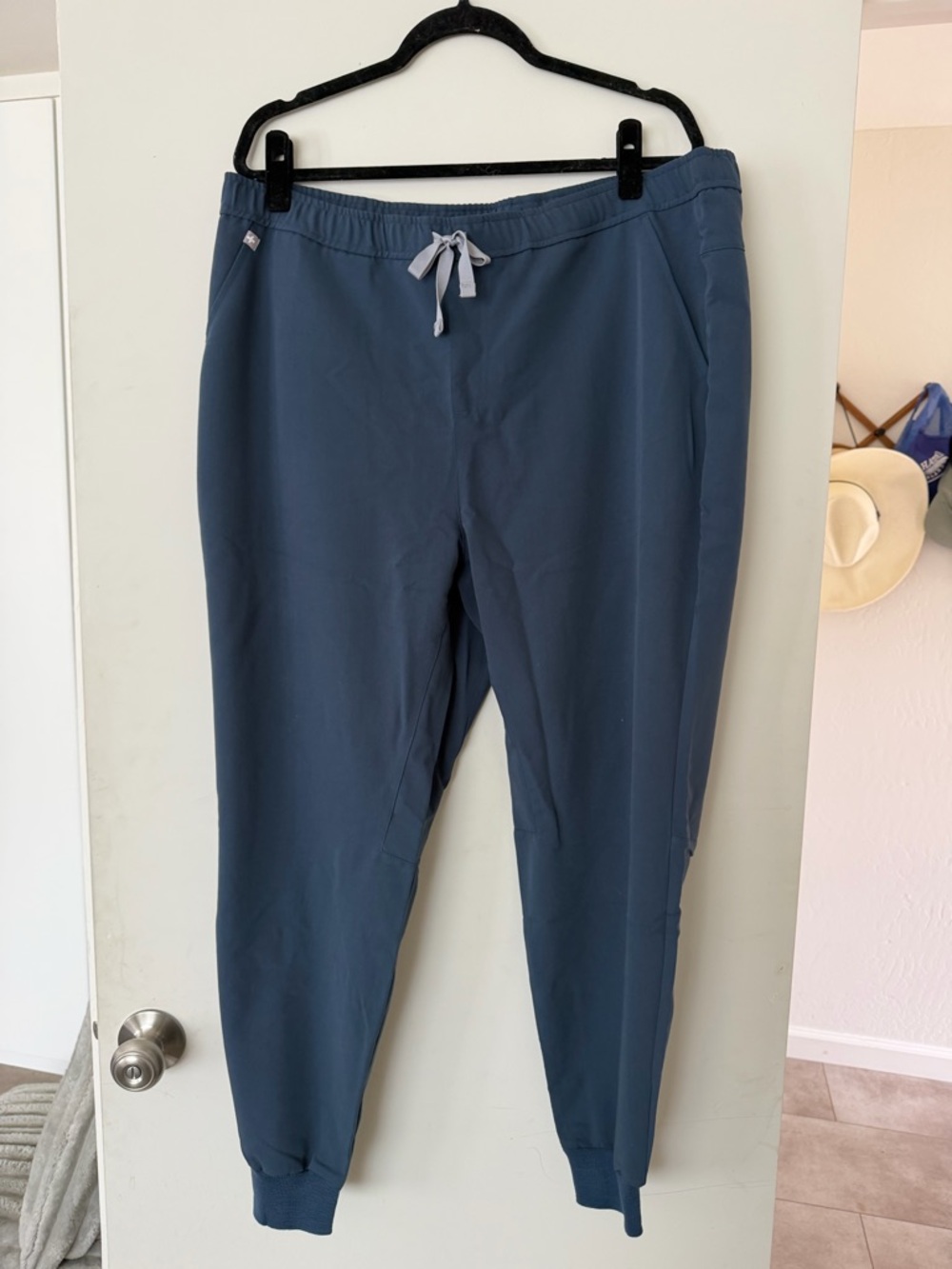 Men’s Figs Tansen Slim Jogger Scrub Pants